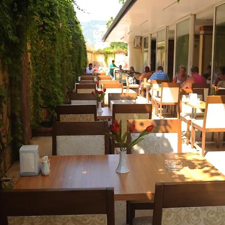 Alperbey Otel 3*